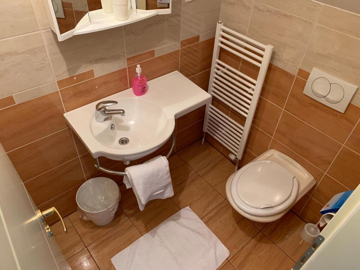 Vinarija Zlatar Hotel Екстериор снимка