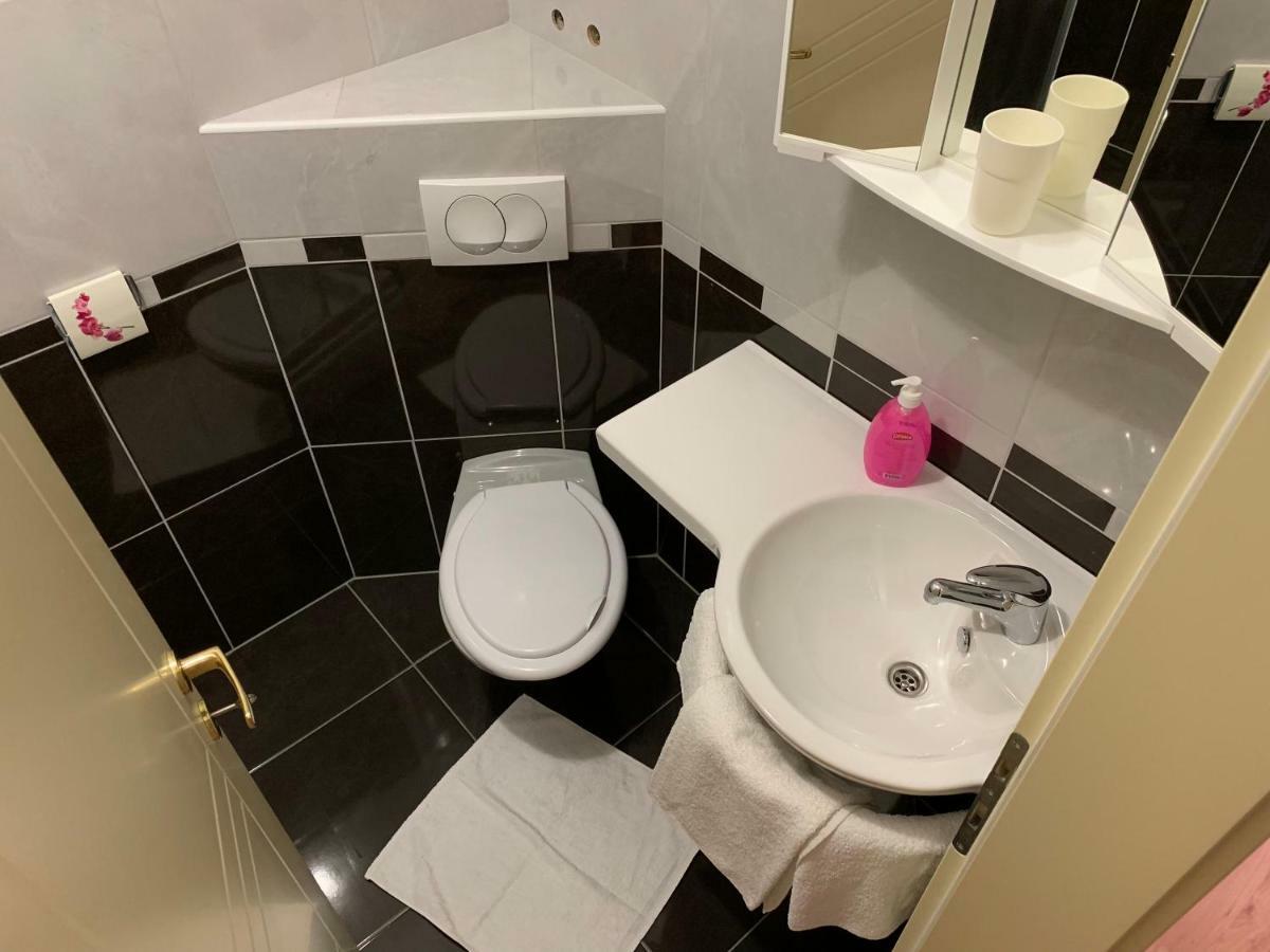 Vinarija Zlatar Hotel Екстериор снимка